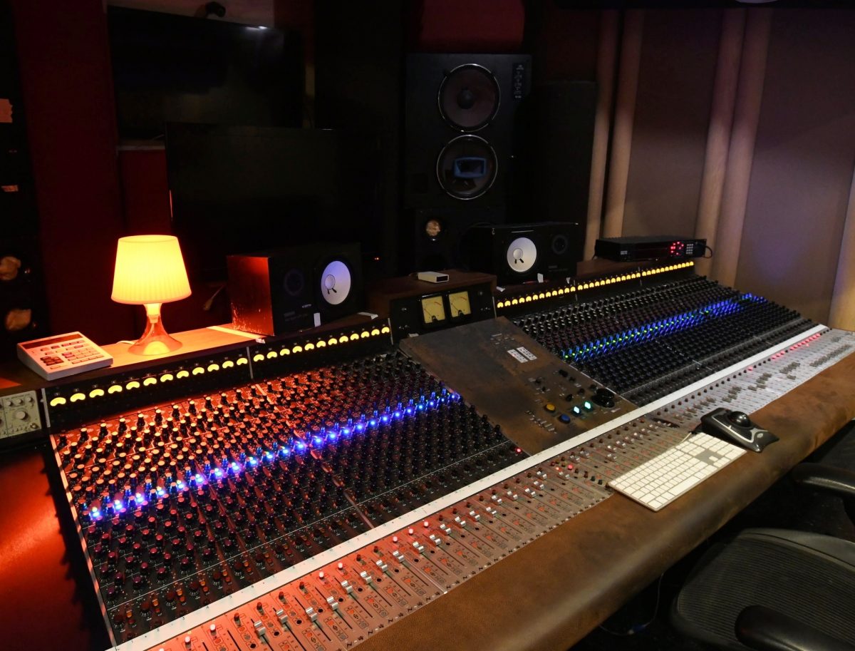 mixing-console-1200x913-1